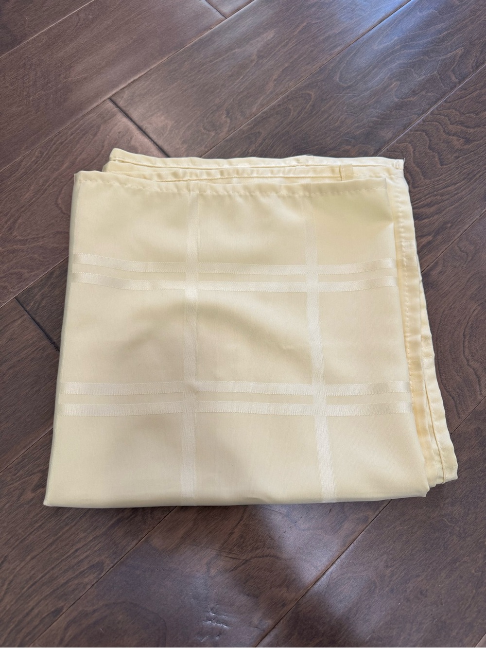 Light Cream Tablecloth with Subtle Check Pattern - Home Dining